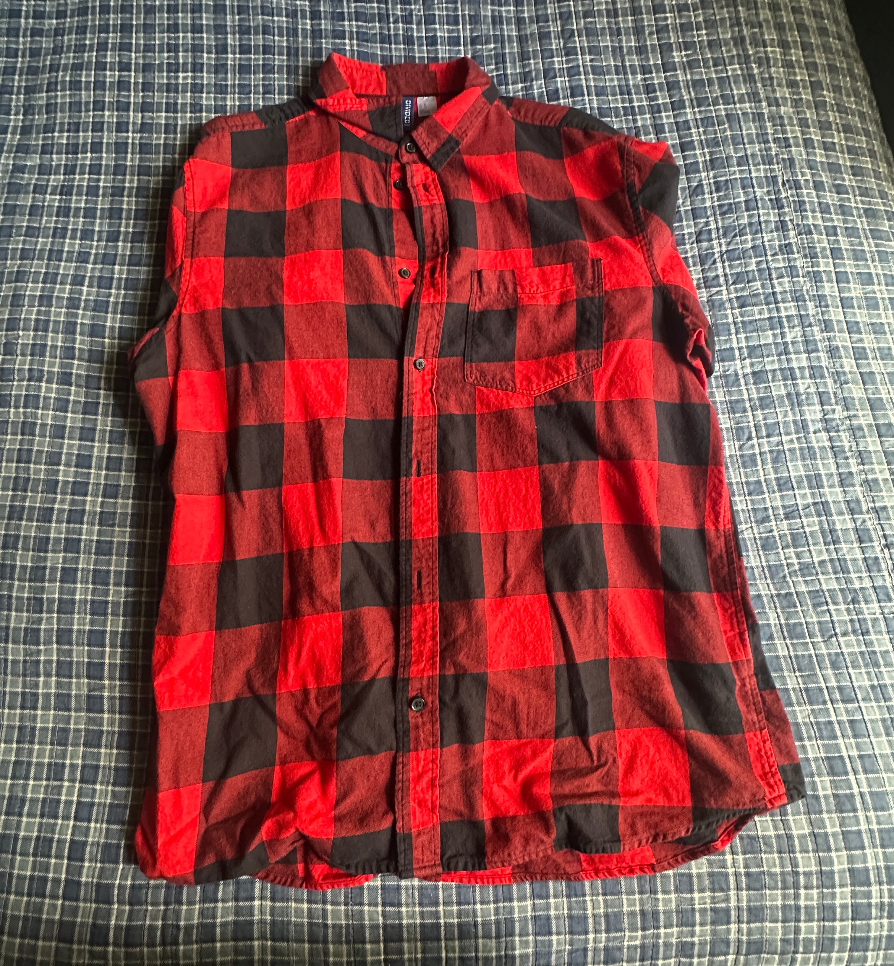 H&M Divided red and black plaid flannel shirt